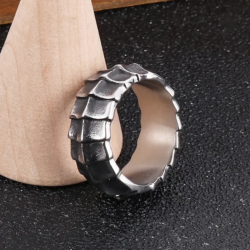 Dragon ring