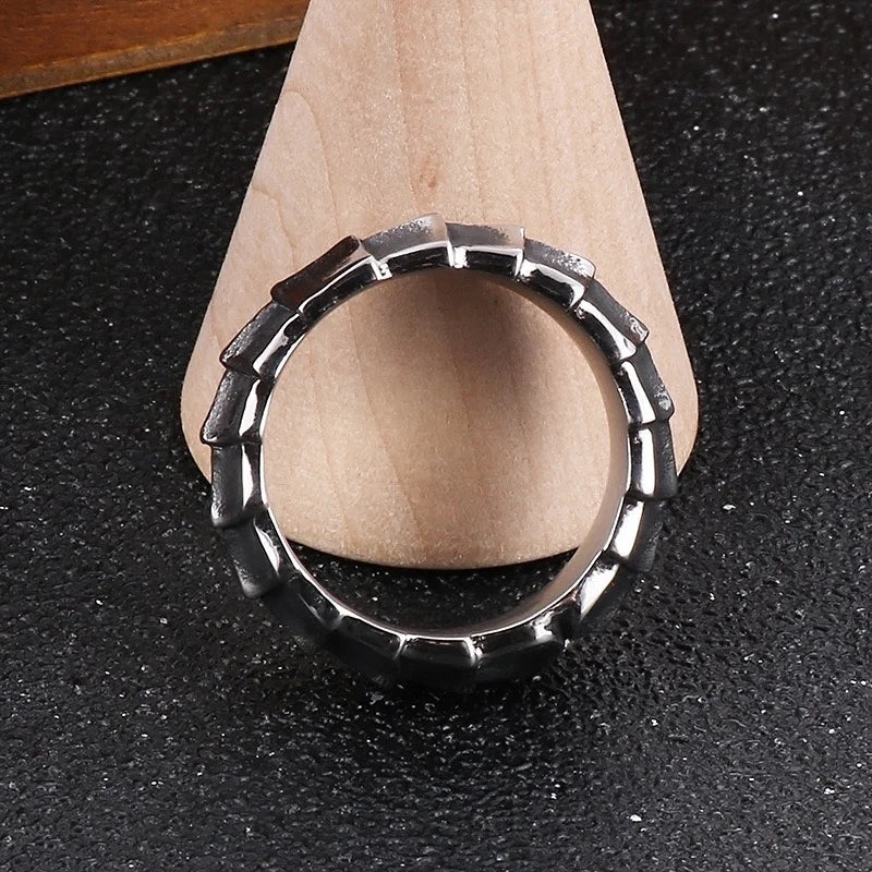 Dragon ring