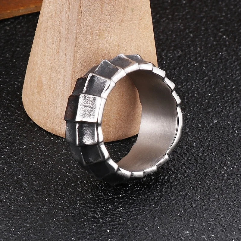 Dragon ring